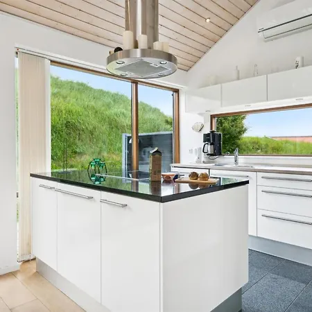 Elara - 200m From The Sea By Interhome * Lakolk