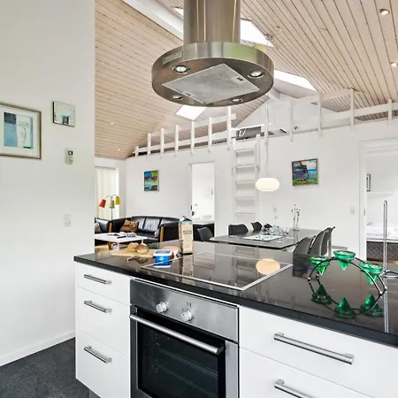 Elara - 200m From The Sea By Interhome Appartement Lakolk