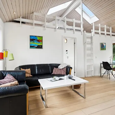 Elara - 200m From The Sea By Interhome